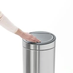 Brabantia Touch Bin New Afvalemmer 30 Liter Matt Steel FPP -Tuinmeubelen & Barbecue Winkel 3879d86529b1bf497b65481003170570