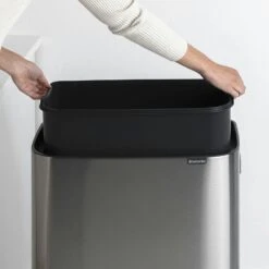 Brabantia Bo Touch Bin Hi 60 Liter Matt Steel Fingerprintproof -Tuinmeubelen & Barbecue Winkel Bo Touch Bin Hi 60L Matt Steel Fingerprint Proof 8710755130267 Brabantia 300dpi 1590x1590px 6 NR 14863
