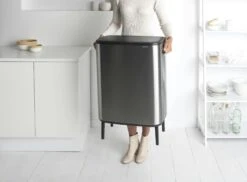 Brabantia Bo Touch Bin Hi 60 Liter Matt Steel Fingerprintproof -Tuinmeubelen & Barbecue Winkel Bo Touch Bin Hi 60L Matt Steel Fingerprint Proof 8710755130267 Brabantia 300dpi 5448x4014px 6 NR 14868