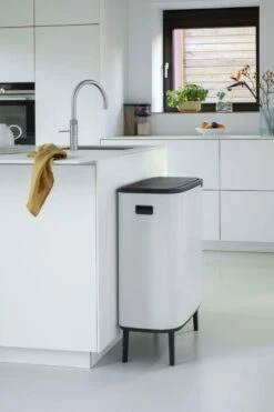 Brabantia Bo Touch Bin Hi 60 Liter White -Tuinmeubelen & Barbecue Winkel Bo Touch Bin Hi 60L White 8710755130205 Brabantia 300dpi 4480x6720px 6 NR 14823