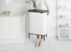 Brabantia Bo Touch Bin Hi 60 Liter White -Tuinmeubelen & Barbecue Winkel Bo Touch Bin Hi 60L White 8710755130205 Brabantia 300dpi 5448x4014px 6 NR 14831