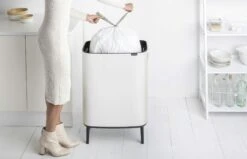 Brabantia Bo Touch Bin Hi 60 Liter White -Tuinmeubelen & Barbecue Winkel Bo Touch Bin Hi 60L White 8710755130205 Brabantia 300dpi 6417x4143px 6 NR 14827