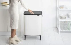Brabantia Bo Touch Bin Hi 60 Liter White -Tuinmeubelen & Barbecue Winkel Bo Touch Bin Hi 60L White 8710755130205 Brabantia 300dpi 6530x4216px 6 NR 14832