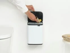 Brabantia Bo Touch Bin 4 Liter Met Kunststof Binnenemmer White -Tuinmeubelen & Barbecue Winkel Bo Waste Bin 4L White 8710755222344 Brabantia 300dpi 3912x2934px 6 NR 30277
