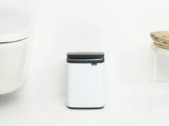 Brabantia Bo Touch Bin 4 Liter Met Kunststof Binnenemmer White -Tuinmeubelen & Barbecue Winkel Bo Waste Bin 4L White 8710755222344 Brabantia 300dpi 3912x2934px 6 NR 30282