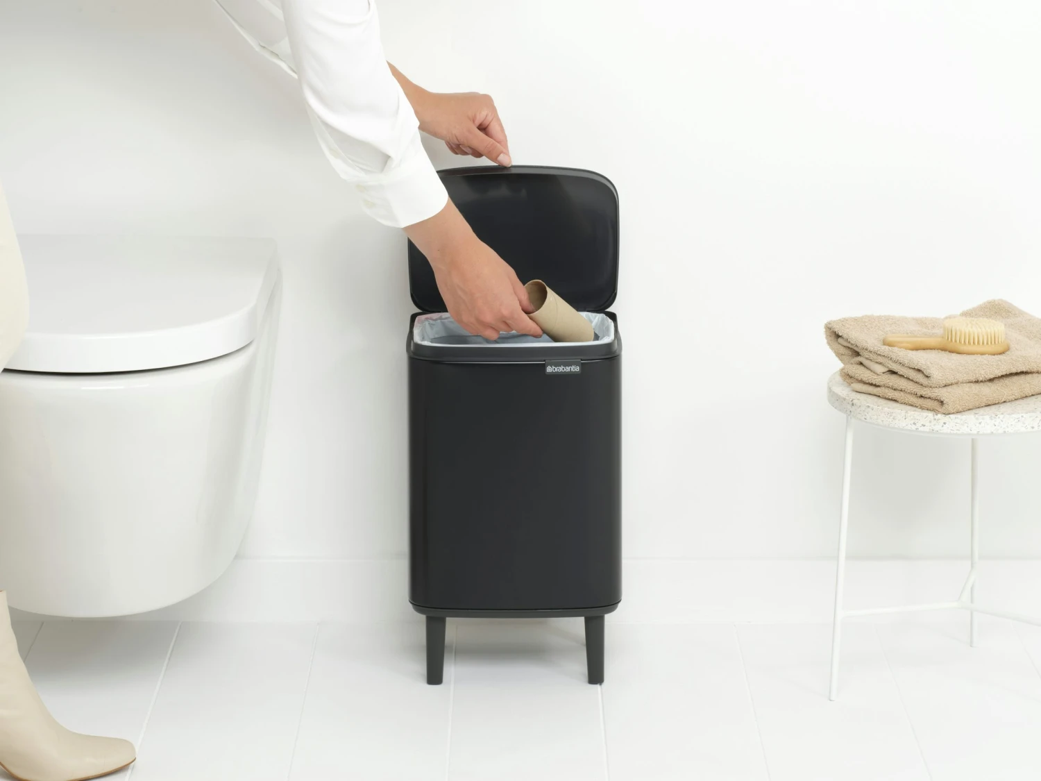 Brabantia Bo Hi Afvalemmer 7 Liter Matt Black 12 Brabantia Bo Hi Afvalemmer 7 Liter Matt Black - Afbeelding 12