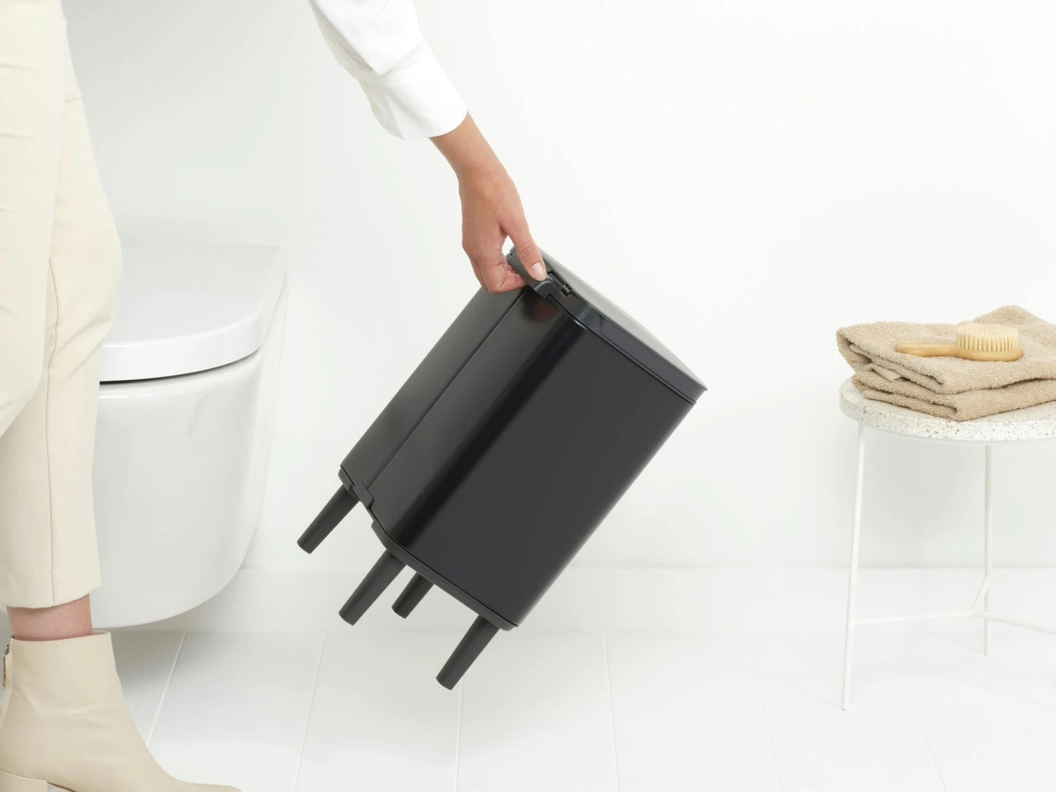 Brabantia Bo Hi Afvalemmer 7 Liter Matt Black 2 Brabantia Bo Hi Afvalemmer 7 Liter Matt Black - Afbeelding 2