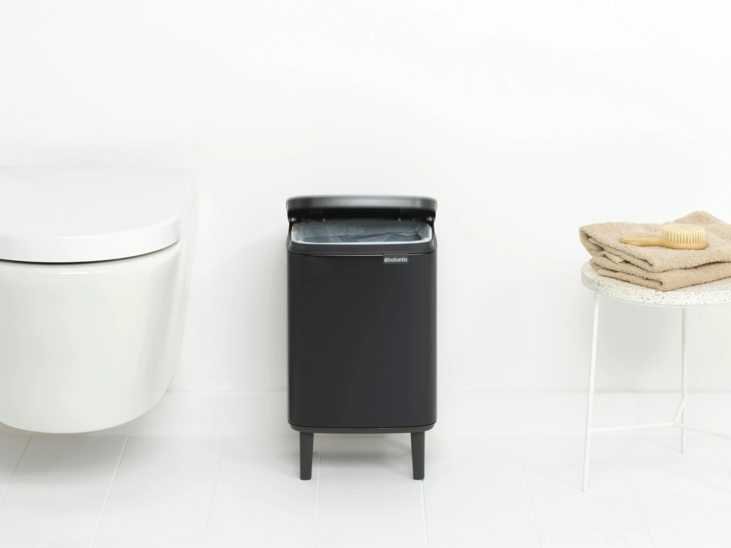 Brabantia Bo Hi Afvalemmer 7 Liter Matt Black 1 Brabantia Bo Hi Afvalemmer 7 Liter Matt Black