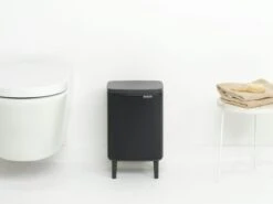 Brabantia Bo Hi Afvalemmer 7 Liter Matt Black 17 Brabantia Bo Hi Afvalemmer 7 Liter Matt Black -Tuinmeubelen & Barbecue Winkel Bo Waste Bin Hi 7L Matt Black 8710755227141 Brabantia 300dpi 5180x3885px 6 NR 30430