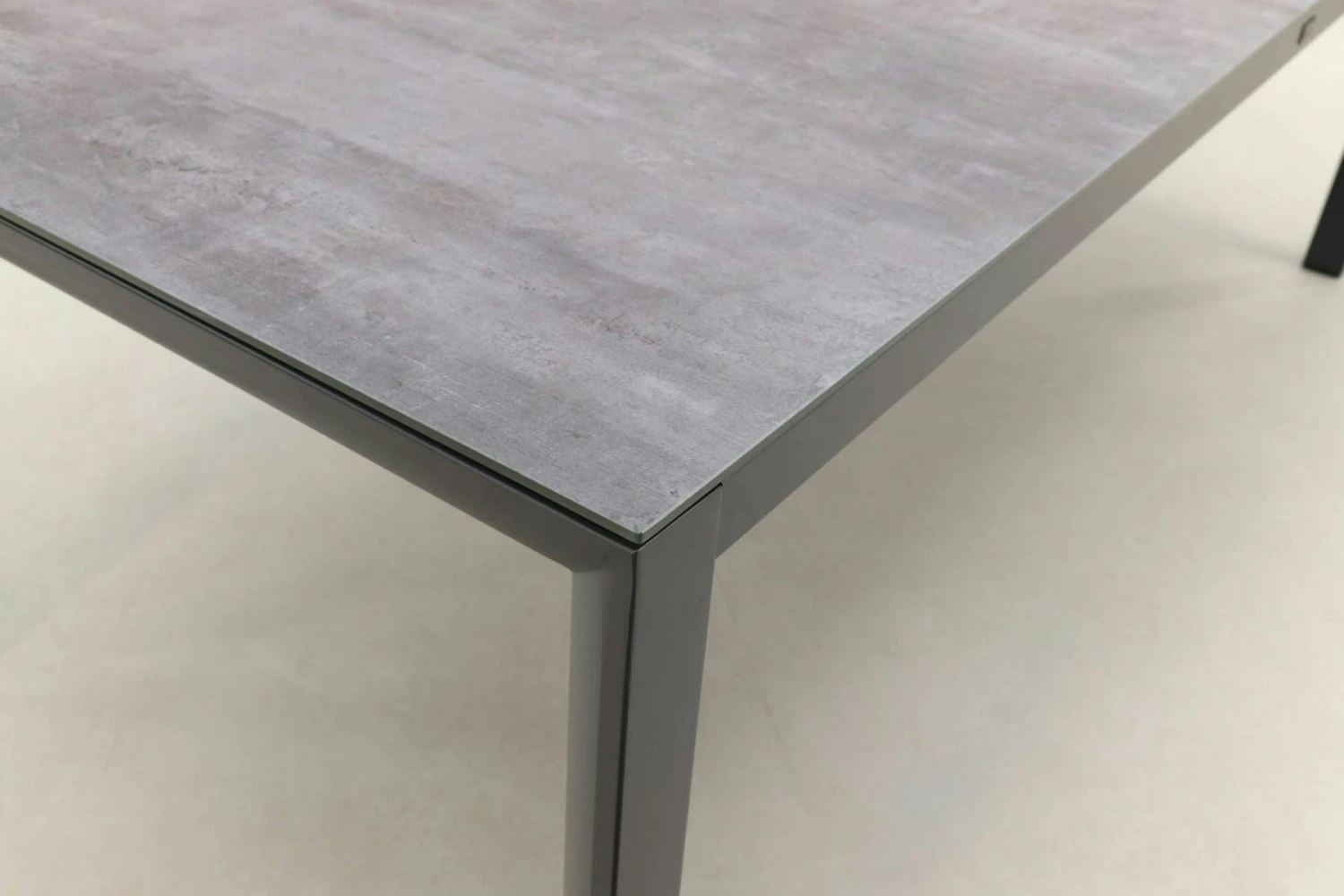 Qopps Colby Tuintafel 220 X 100 Porselein Blad Mat Royal Royal Grey 3 Qopps Colby Tuintafel 220 X 100 Porselein Blad Mat Royal Royal Grey - Afbeelding 3