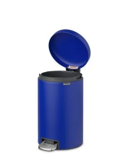 Brabantia Newlcon Pedaalemmer 12 Liter Mineral Powerful Blue -Tuinmeubelen & Barbecue Winkel NewIcon Pedal Bin 12L Mineral Powerful Blue 8710755206863 Brabantia 72dpi 4500x6250px 6 NR 26629